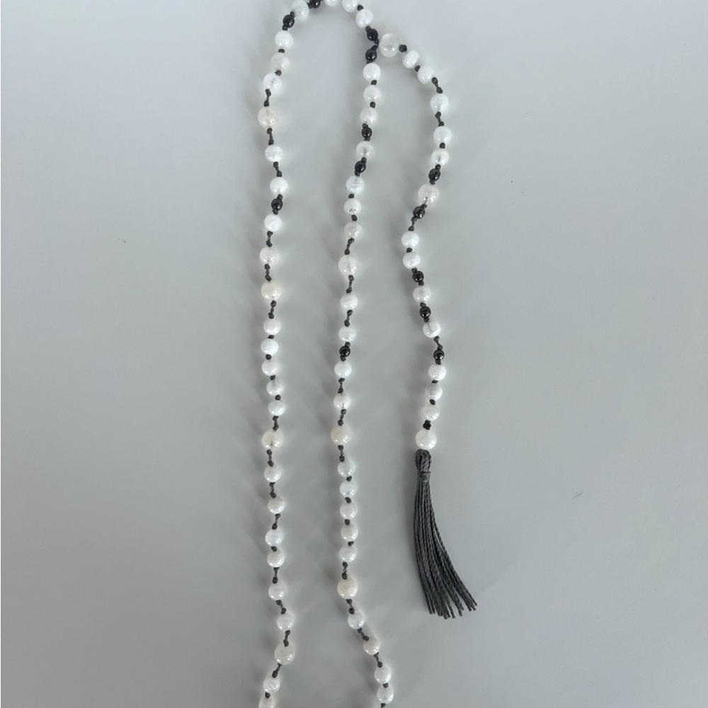 White Black Beaded Long Necklace – One Size
